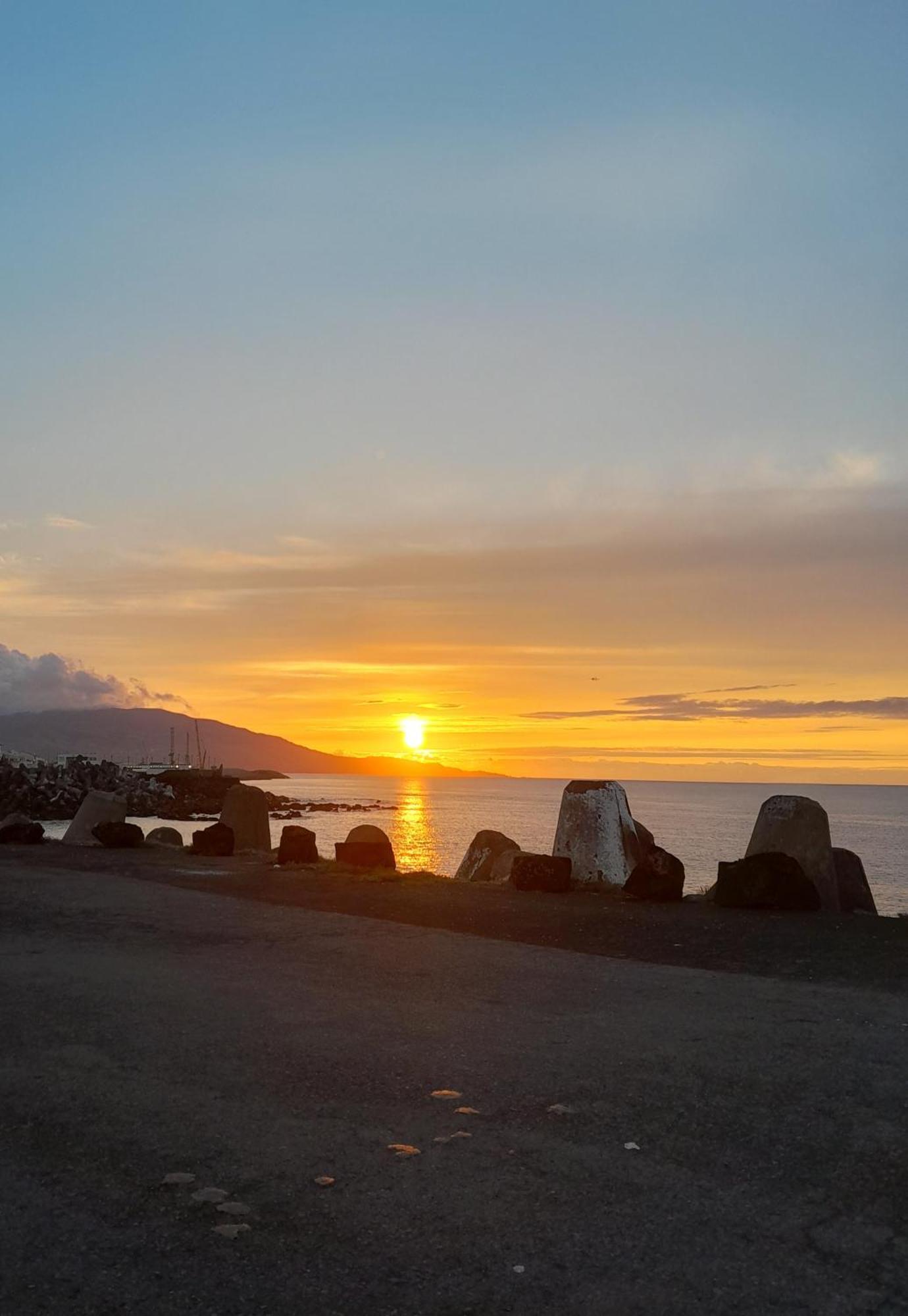 Change The World Hostels - Acores - Ponta Delgada Dış mekan fotoğraf